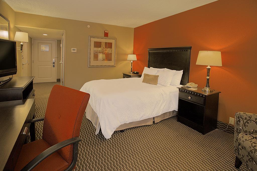 Hampton Inn Asheville - Biltmore Area Bagian luar foto
