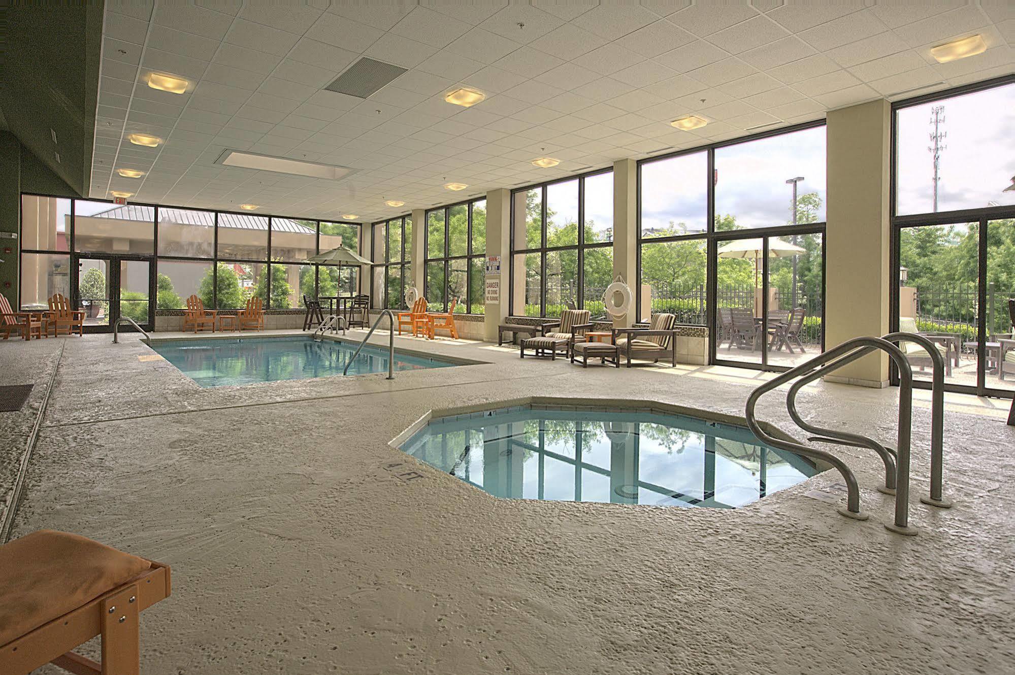 Hampton Inn Asheville - Biltmore Area Bagian luar foto